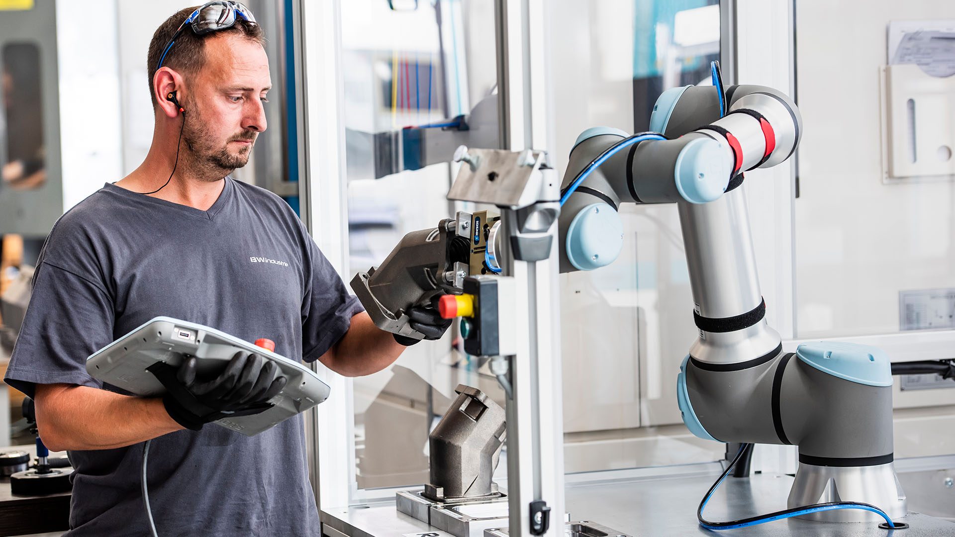 collaborative robots switzerland UR